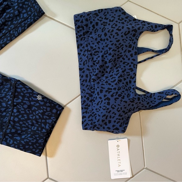 Athleta NWT Set Salutation Stash Pocket II 7/8 M Bra S Legging Black Blue Animal - Picture 6 of 7
